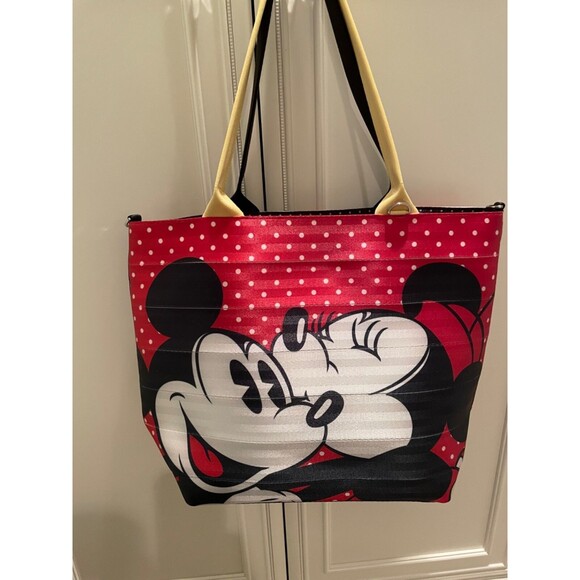 Harveys Seablet Mickey Loves Minnie Wanderlust